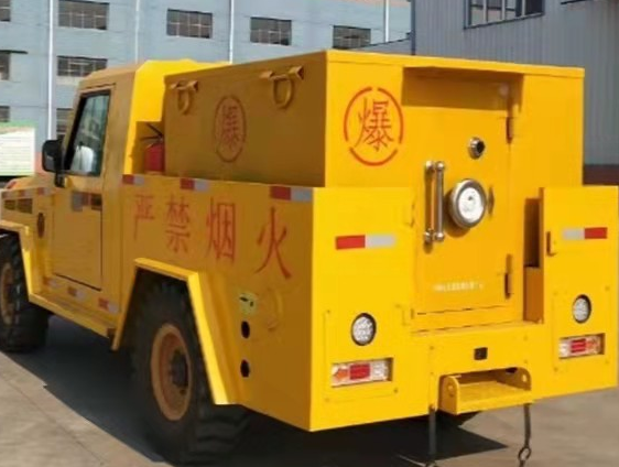 郏县凯龙爆破器材运输车：保障爆破任务的安全运行